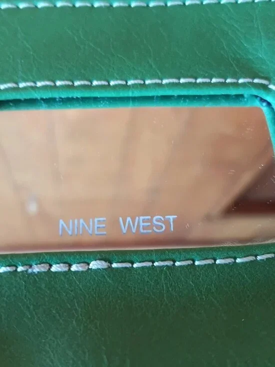 Nine West Green Tote Bag + Matching Clutch Set Excellent Condition Spring color - Picture 9 of 9